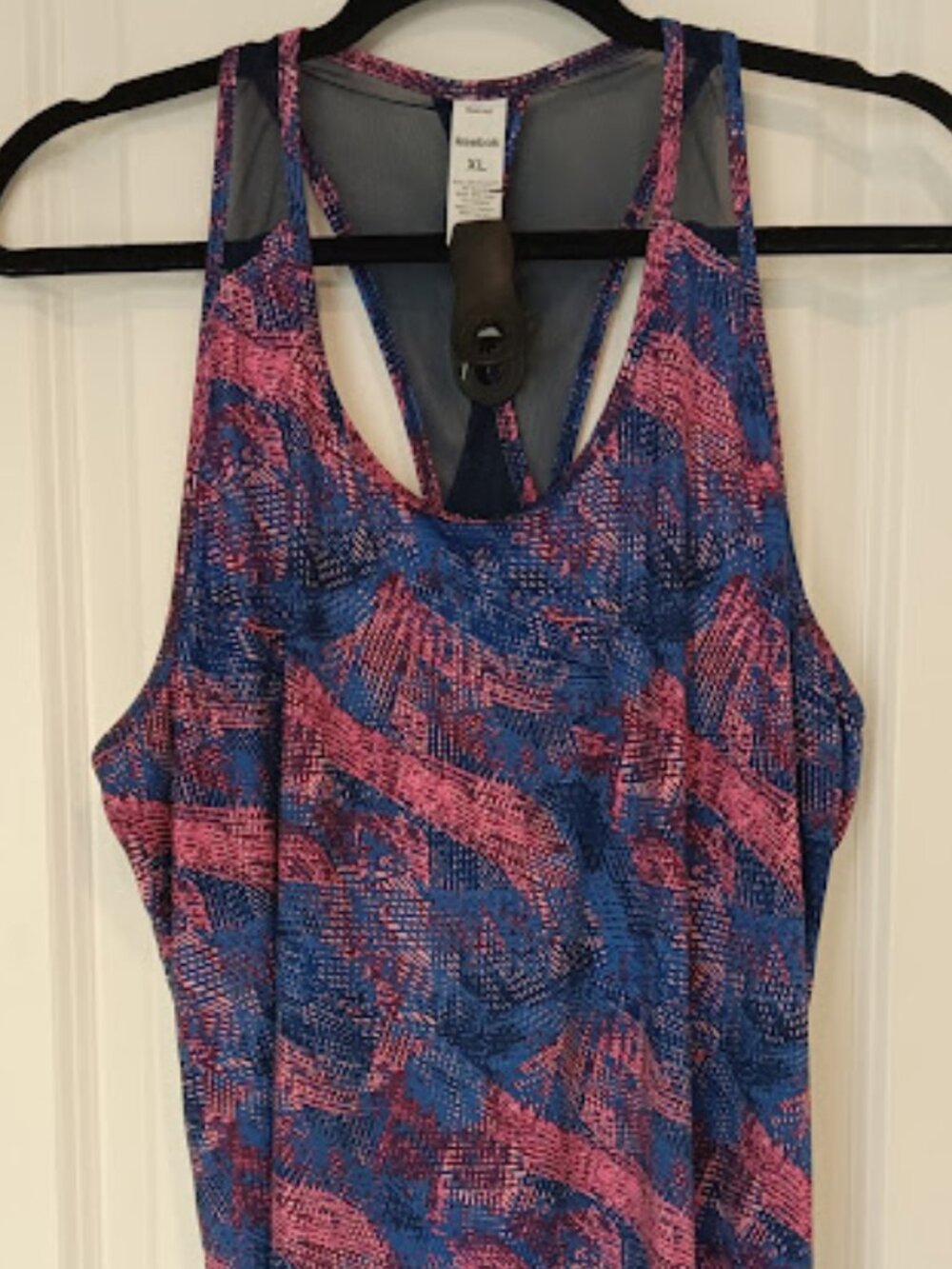 Reebok Women's XL Racerback Tank Top Activewear Moisture Wick Stretch Pink Blue